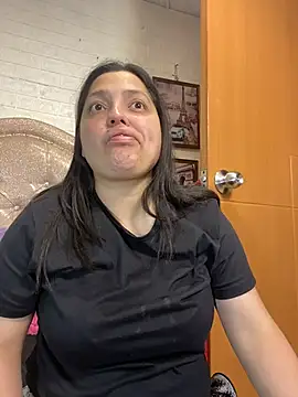 Snapshot of KataleyaStiward chatting on 10.22.25 KataleyaStiward online show from 10.22.25