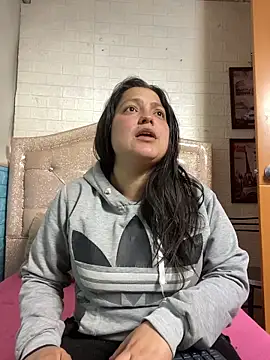 Snapshot of KataleyaStiward chatting on 11.11.25 KataleyaStiward online show from 11.11.25