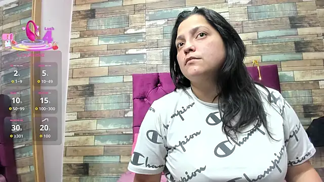 Snapshot of KataleyaStiward chatting on 12.02.25 KataleyaStiward online show from 12.02.25