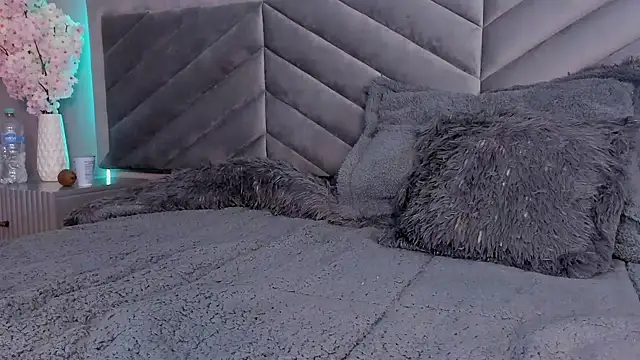 Snapshot of Ary_thompson__ chatting on 12.02.24 Ary thompson online show from 12.02.24