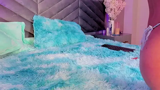 Snapshot of Ary_thompson__ chatting on 12.21.24 Ary thompson online show from 12.21.24