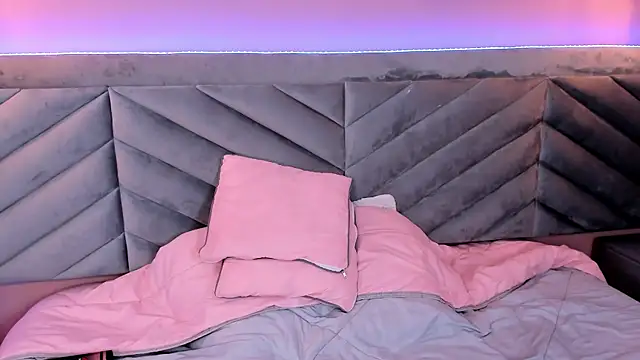 Snapshot of Ary_thompson__ chatting on 01.30.25 Ary thompson online show from 01.30.25