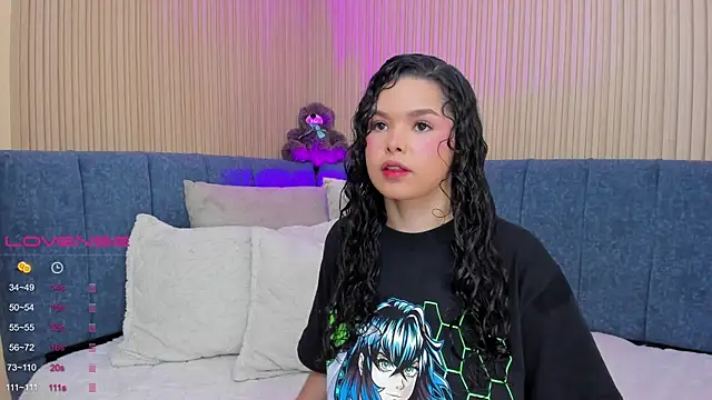 Snapshot of angeline_teen chatting on 01.31.25 angeline teen online show from 01.31.25