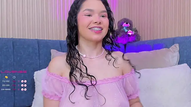 Snapshot of angeline_teen chatting on 03.18.25 angeline teen online show from 03.18.25