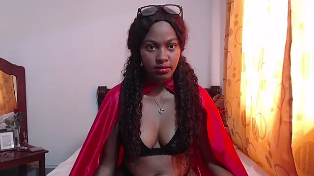 Snapshot of StormiHills chatting on 10.31.25 StormiHills online show from 10.31.25