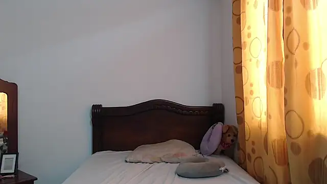 Snapshot of StormiHills chatting on 11.14.25 StormiHills online show from 11.14.25