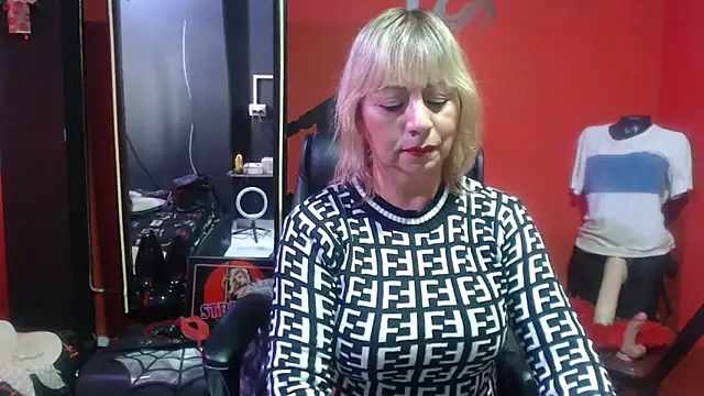 KLOE PIELL online show from 11.25.25