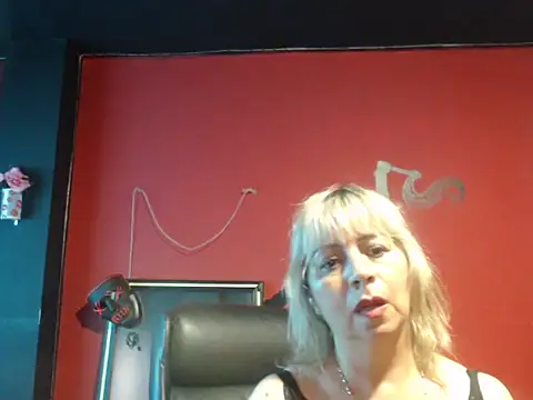 Snapshot of KLOE_PIELL chatting on 03.02.26 KLOE PIELL online show from 03.02.26