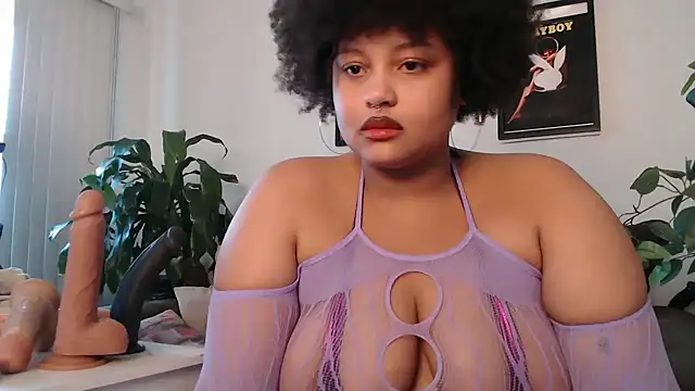 Snapshot of TheeVixxxen chatting on 01.19.25 TheeVixxxen online show from 01.19.25