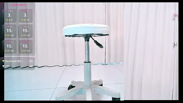 Snapshot of Aster_Hoa chatting on 11.29.25 Aster Hoa online show from 11.29.25