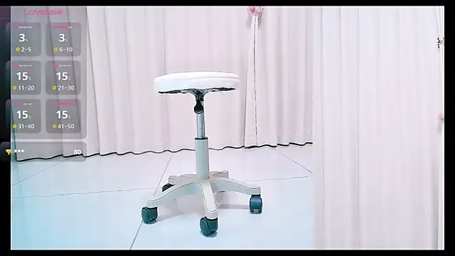 Snapshot of Aster_Hoa chatting on 12.01.25 Aster Hoa online show from 12.01.25