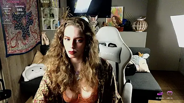 AyreenMoore online show from 09.22.25