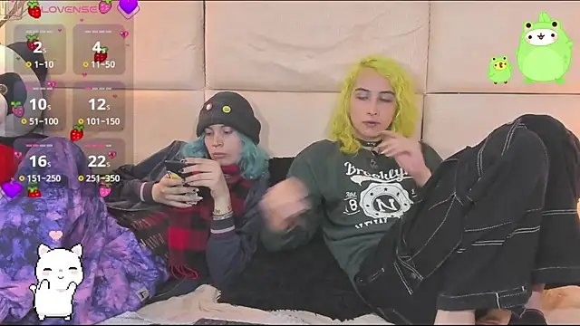 -kisa  online show from 10.16.25