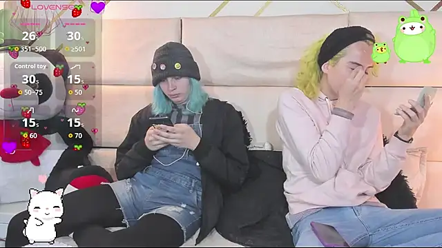 -kisa  online show from 10.30.25