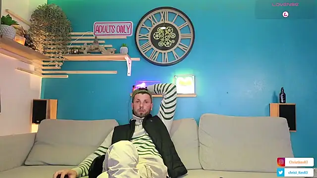 braqueuemar83 online show from 03.15.25