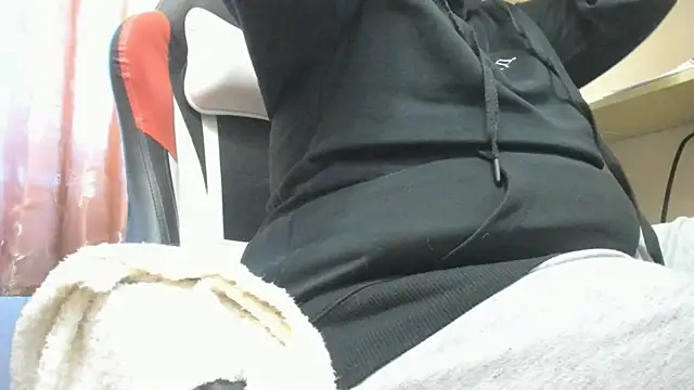 Snapshot of Seductive_She_Wolf chatting on 12.15.25 Seductive She Wolf online show from 12.15.25