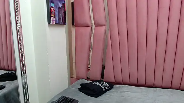 Sarah Hornny online show from 03.12.25