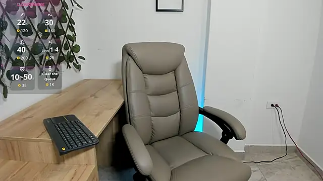 Snapshot of Madeleine__w chatting on 03.08.26 Madeleine w online show from 03.08.26