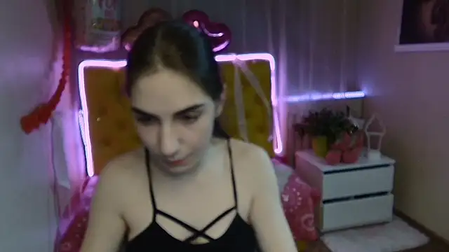 Snapshot of NikaStark_ chatting on 03.11.25 NikaStark online show from 03.11.25