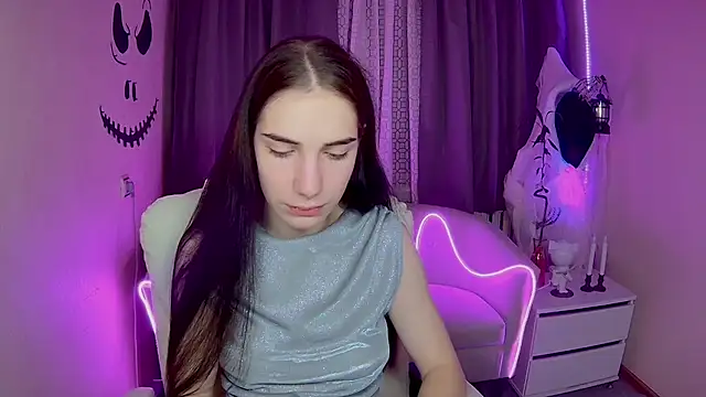 Snapshot of NikaStark_ chatting on 10.22.25 NikaStark online show from 10.22.25