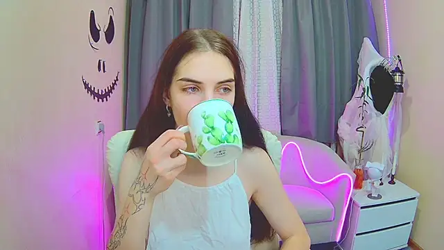 Snapshot of NikaStark_ chatting on 11.05.25 NikaStark online show from 11.05.25