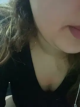 yassminsexy22 online show from 02.20.26