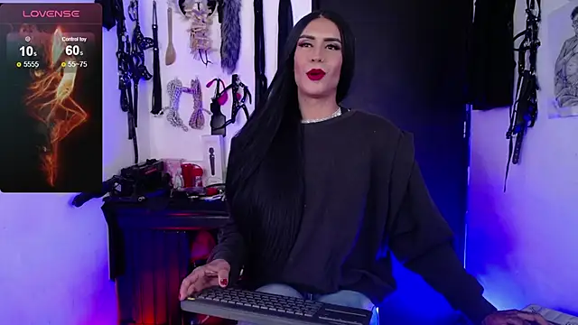 Snapshot of akinoro_ chatting on 12.27.24 akinoro online show from 12.27.24