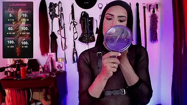 Snapshot of akinoro_ chatting on 01.29.25 akinoro online show from 01.29.25