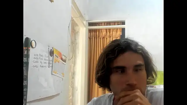 Snapshot of SophiaLevis chatting on 12.08.24 SophiaLevis online show from 12.08.24