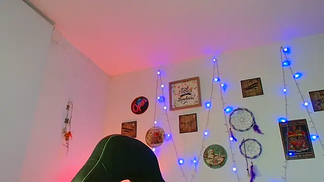 catalinamommyx online show from 10.25.25