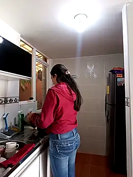 Bonny Klote online show from 03.18.25