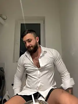 LoveIsBlind  online show from 12.05.24