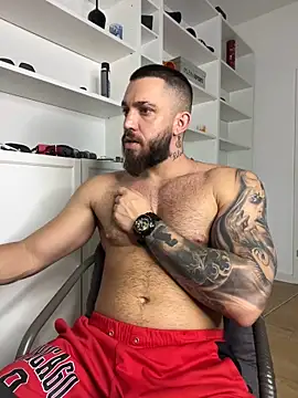 LoveIsBlind  online show from 09.22.25