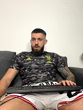 LoveIsBlind  online show from 10.31.25