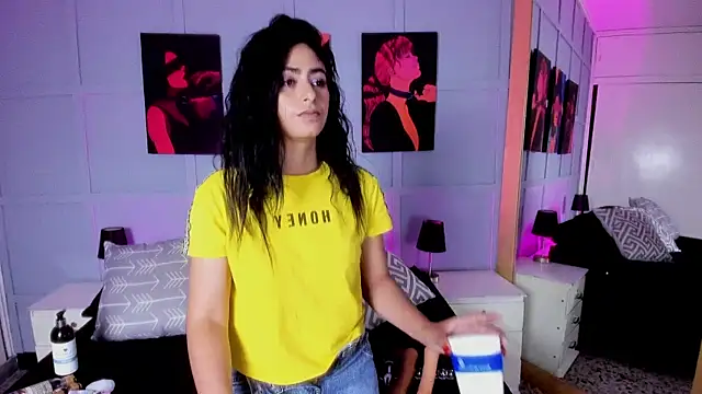 Snapshot of Elizabeth_Santos chatting on 10.21.25 Elizabeth Santos online show from 10.21.25