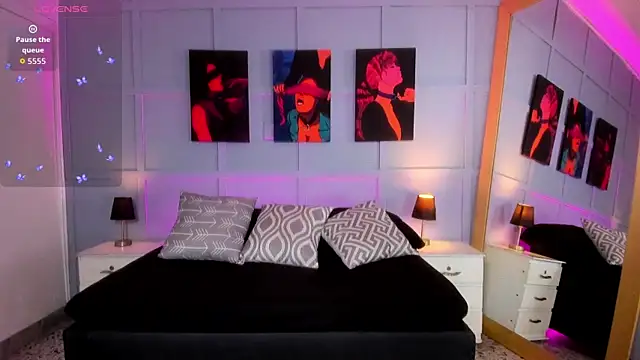 Snapshot of Elizabeth_Santos chatting on 11.22.25 Elizabeth Santos online show from 11.22.25