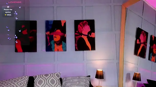 Snapshot of Elizabeth_Santos chatting on 11.25.25 Elizabeth Santos online show from 11.25.25