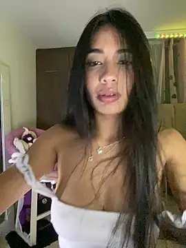 Snapshot of lina_pink chatting on 03.20.25 lina pink online show from 03.20.25