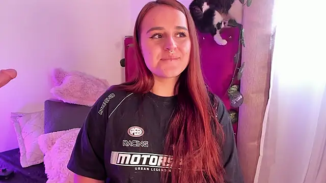 Snapshot of evy_orange1 chatting on 01.28.25 evy orange1 online show from 01.28.25