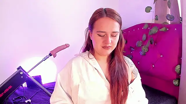 Snapshot of evy_orange1 chatting on 01.29.25 evy orange1 online show from 01.29.25