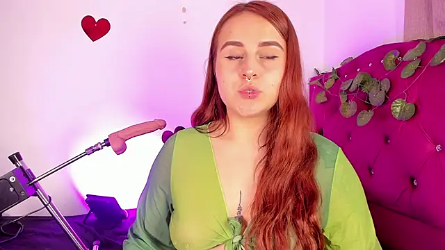 Snapshot of evy_orange1 chatting on 03.12.25 evy orange1 online show from 03.12.25