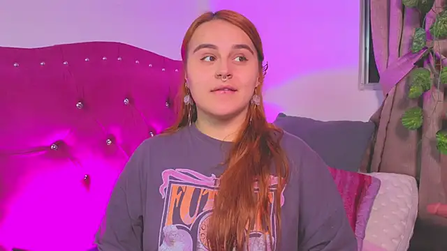 Snapshot of evy_orange1 chatting on 09.25.25 evy orange1 online show from 09.25.25