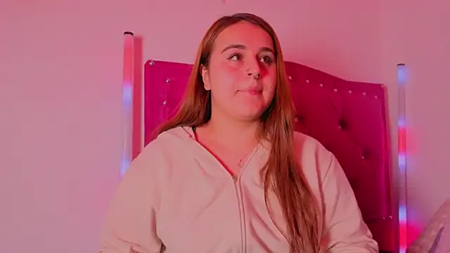 Snapshot of evy_orange1 chatting on 11.20.25 evy orange1 online show from 11.20.25