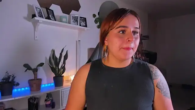 Snapshot of evy_orange1 chatting on 02.05.26 evy orange1 online show from 02.05.26