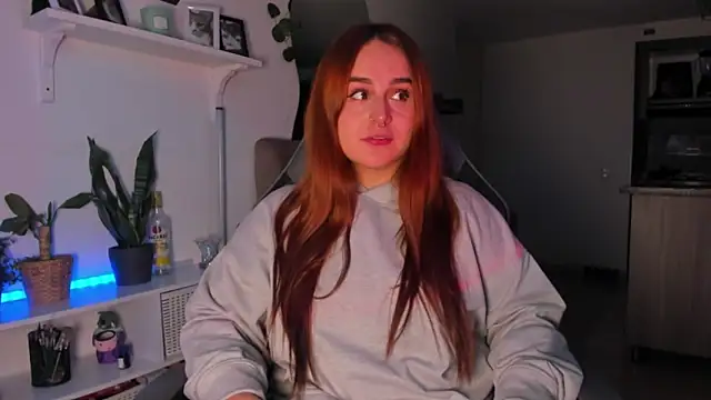 Snapshot of evy_orange1 chatting on 02.12.26 evy orange1 online show from 02.12.26