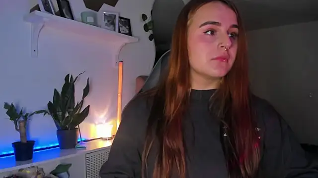 Snapshot of evy_orange1 chatting on 02.19.26 evy orange1 online show from 02.19.26