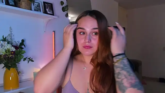 Snapshot of evy_orange1 chatting on 03.01.26 evy orange1 online show from 03.01.26