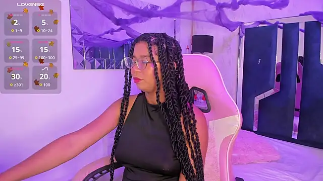 Snapshot of MilaHall_ chatting on 10.28.25 MilaHall online show from 10.28.25