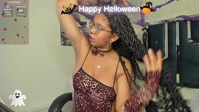 Snapshot of MilaHall_ chatting on 10.30.25 MilaHall online show from 10.30.25