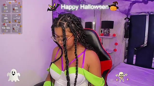 Snapshot of MilaHall_ chatting on 10.31.25 MilaHall online show from 10.31.25